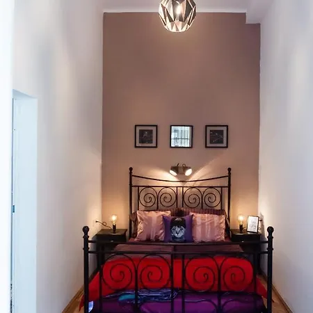 Porta Fortuna Apartment